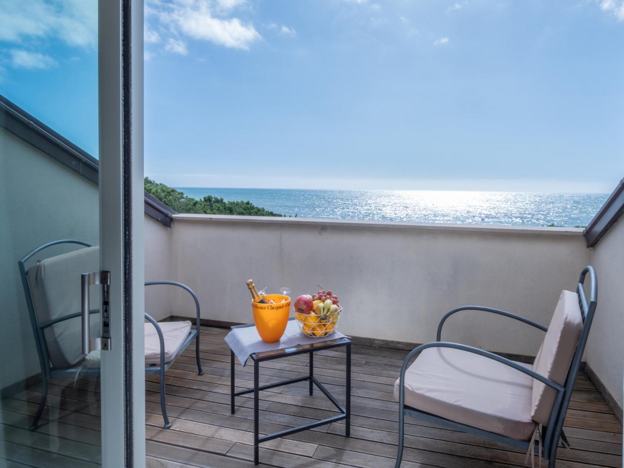 Hotel San Pietro Palace Finale Ligure Ngoại thất bức ảnh